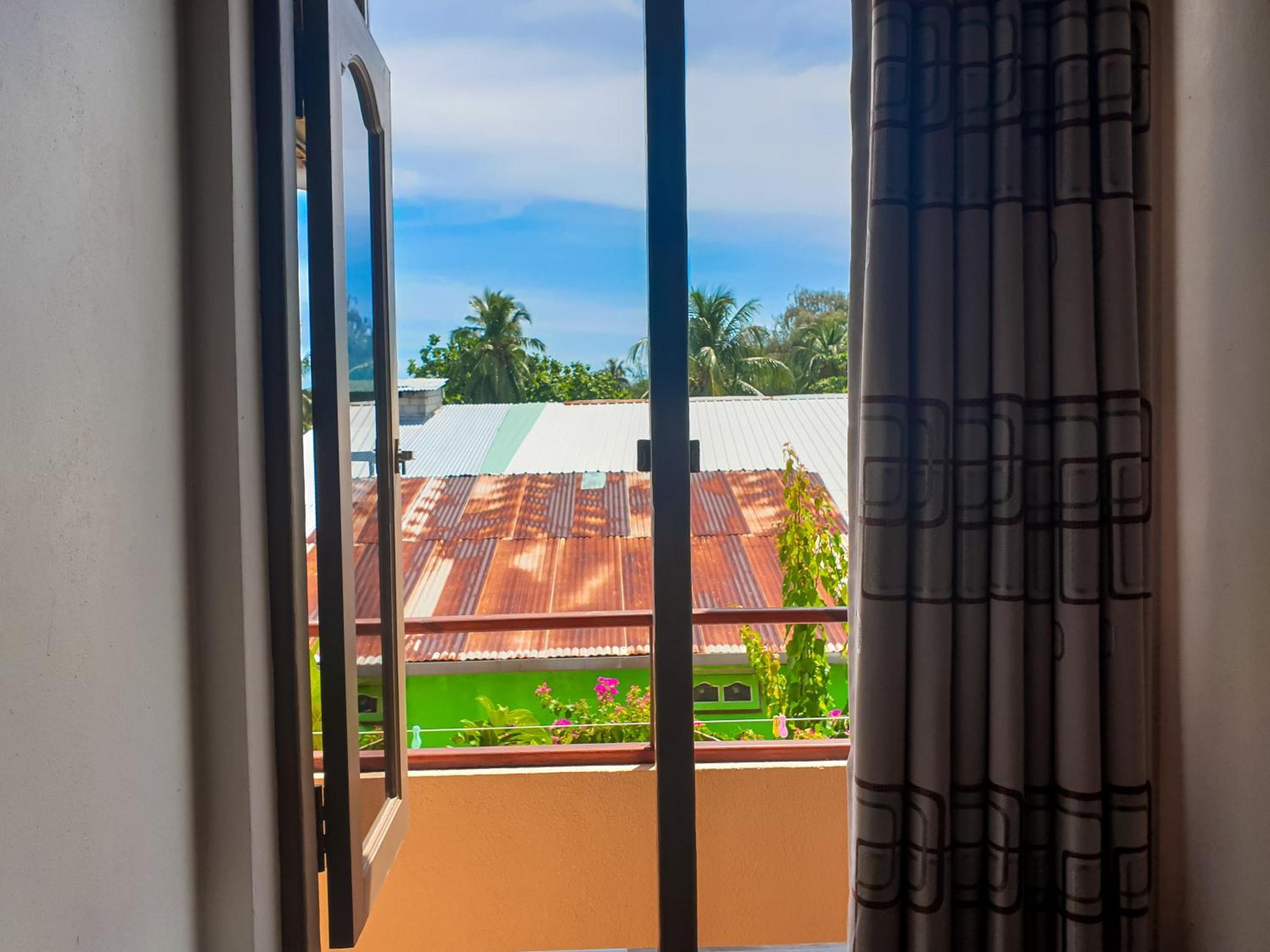 Nemo Inn Omadhoo Eksteriør billede